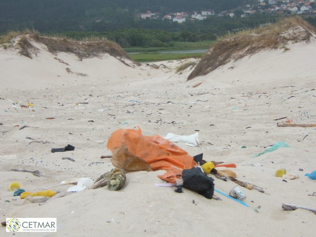 Marine litter in coastal areas